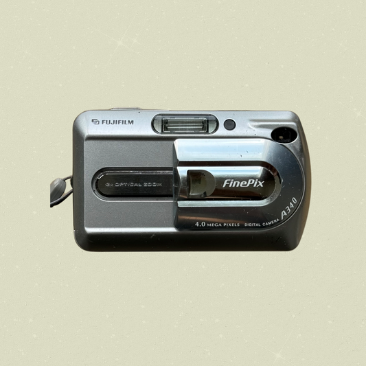 Vintage Camera | Fujifilm Finepix A210 Digital Camera 3.2MP Megapixel 3x Optical Zoom Silver