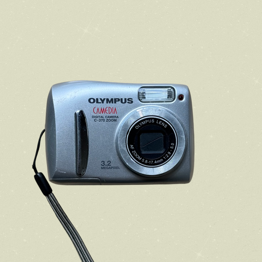 Vintage Camera | Olympus digital D535