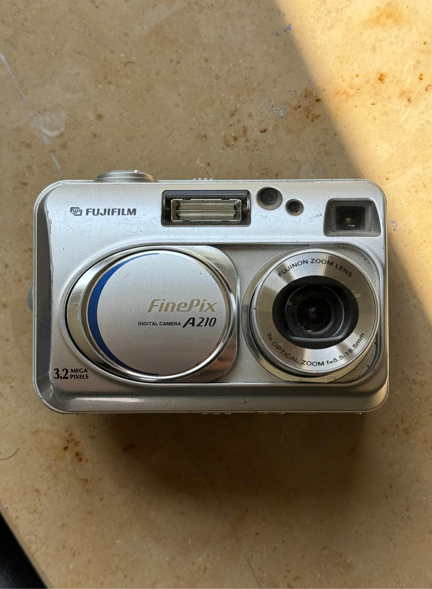 Vintage Camera | Fujifilm Finepix A210 Digital Camera 3.2MP Megapixel 3x Optical Zoom Silver