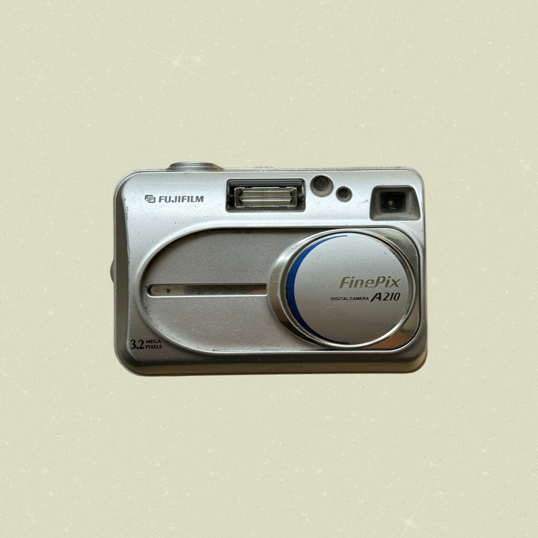 Vintage Camera | Fujifilm Finepix A210 Digital Camera 3.2MP Megapixel 3x Optical Zoom Silver
