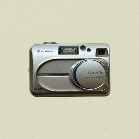 Vintage Camera | Fujifilm Finepix A210 Digital Camera 3.2MP Megapixel 3x Optical Zoom Silver