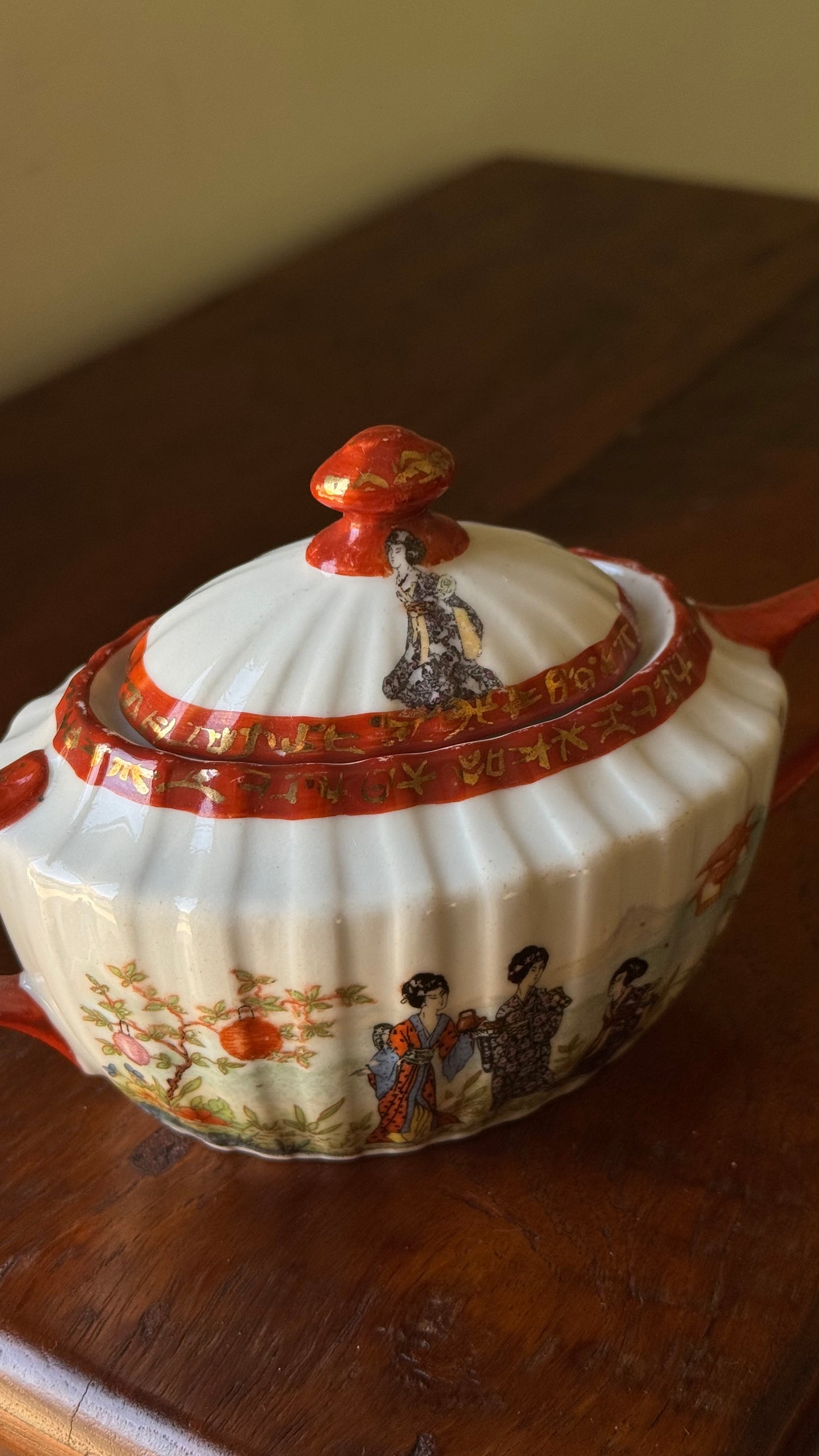 Japanese fine porcelain Sugar Pot