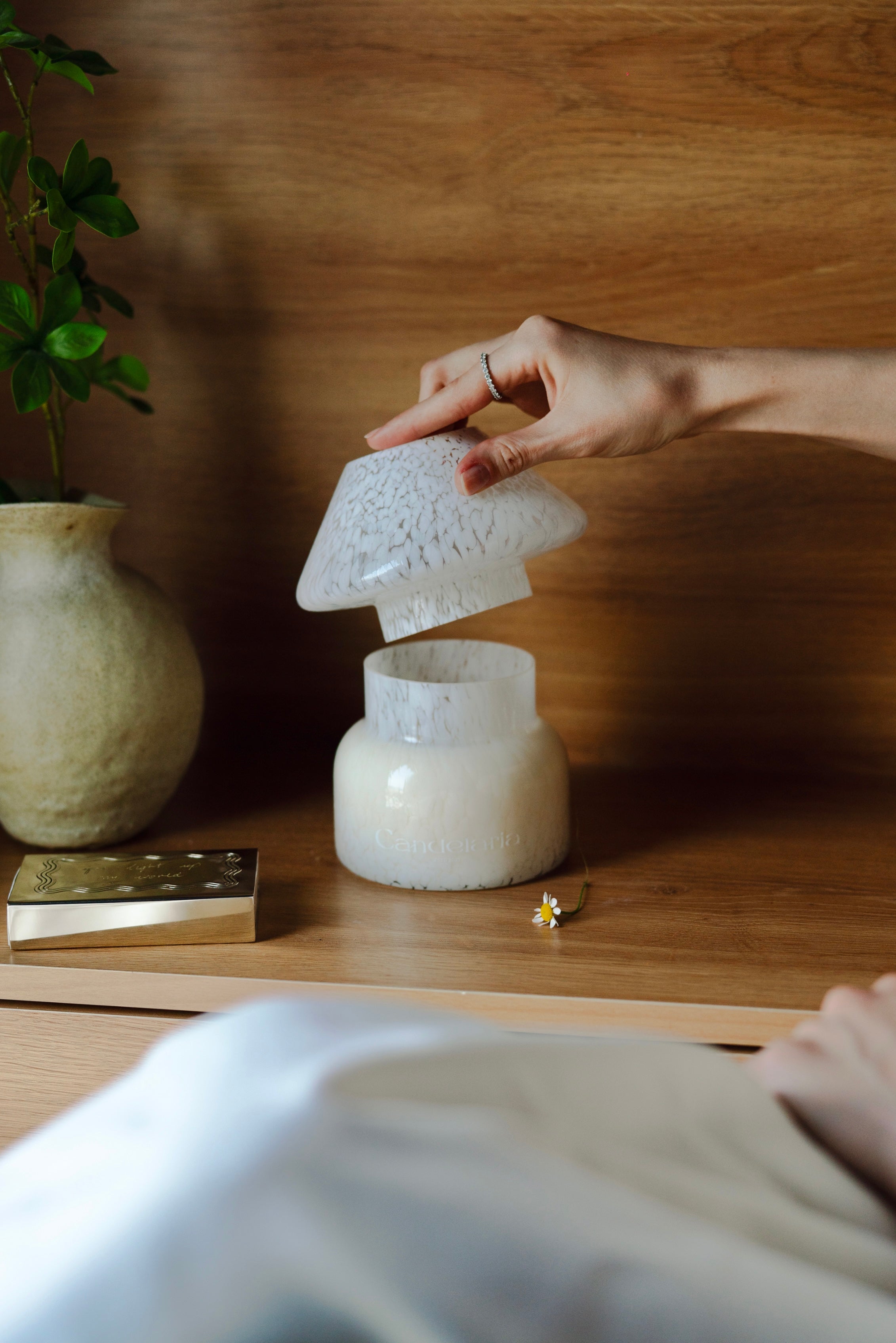 Mushroom Lamp Candle - Fresh Linen